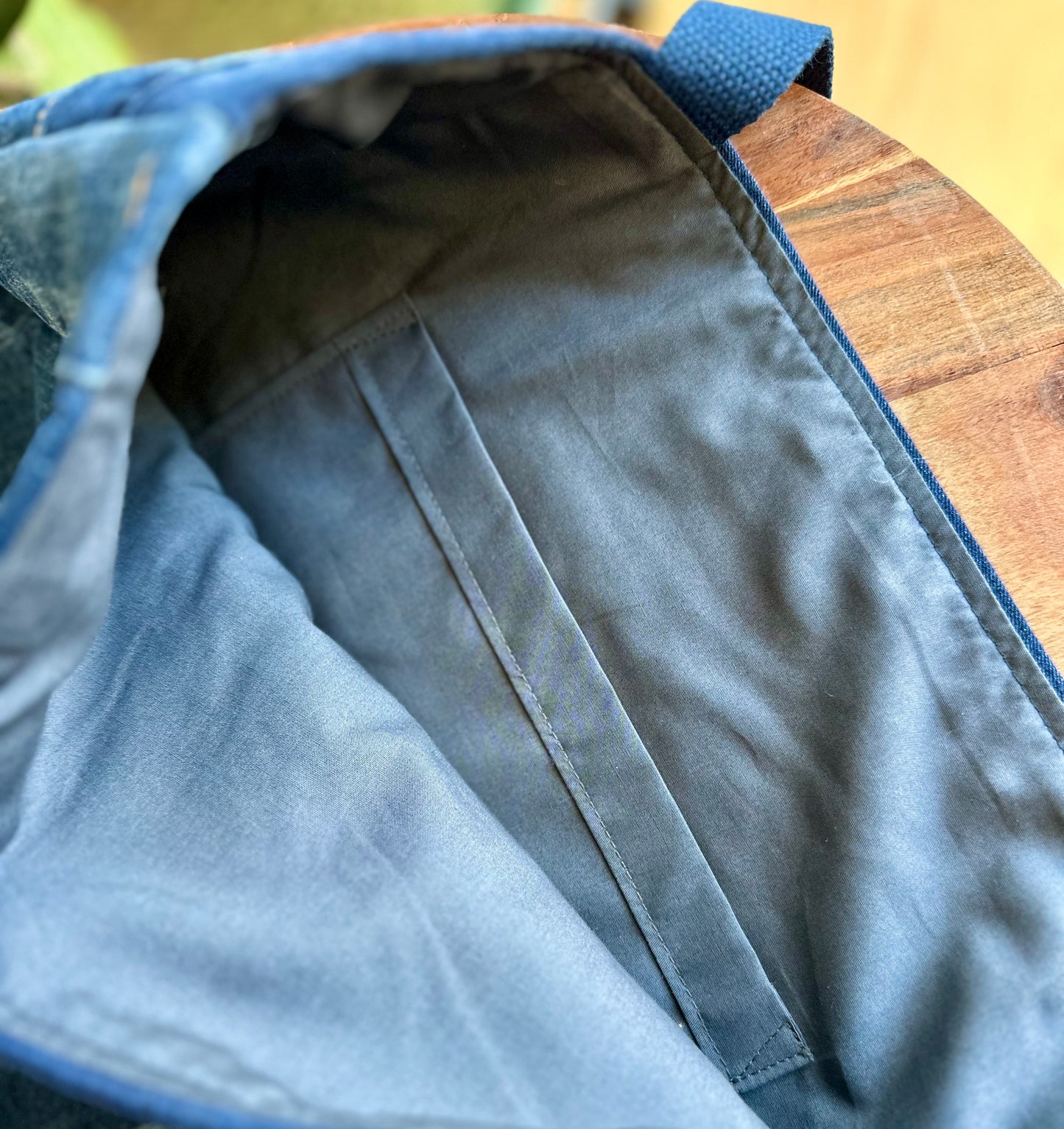 Fourre-tout en denim bleu marine et bleu clair